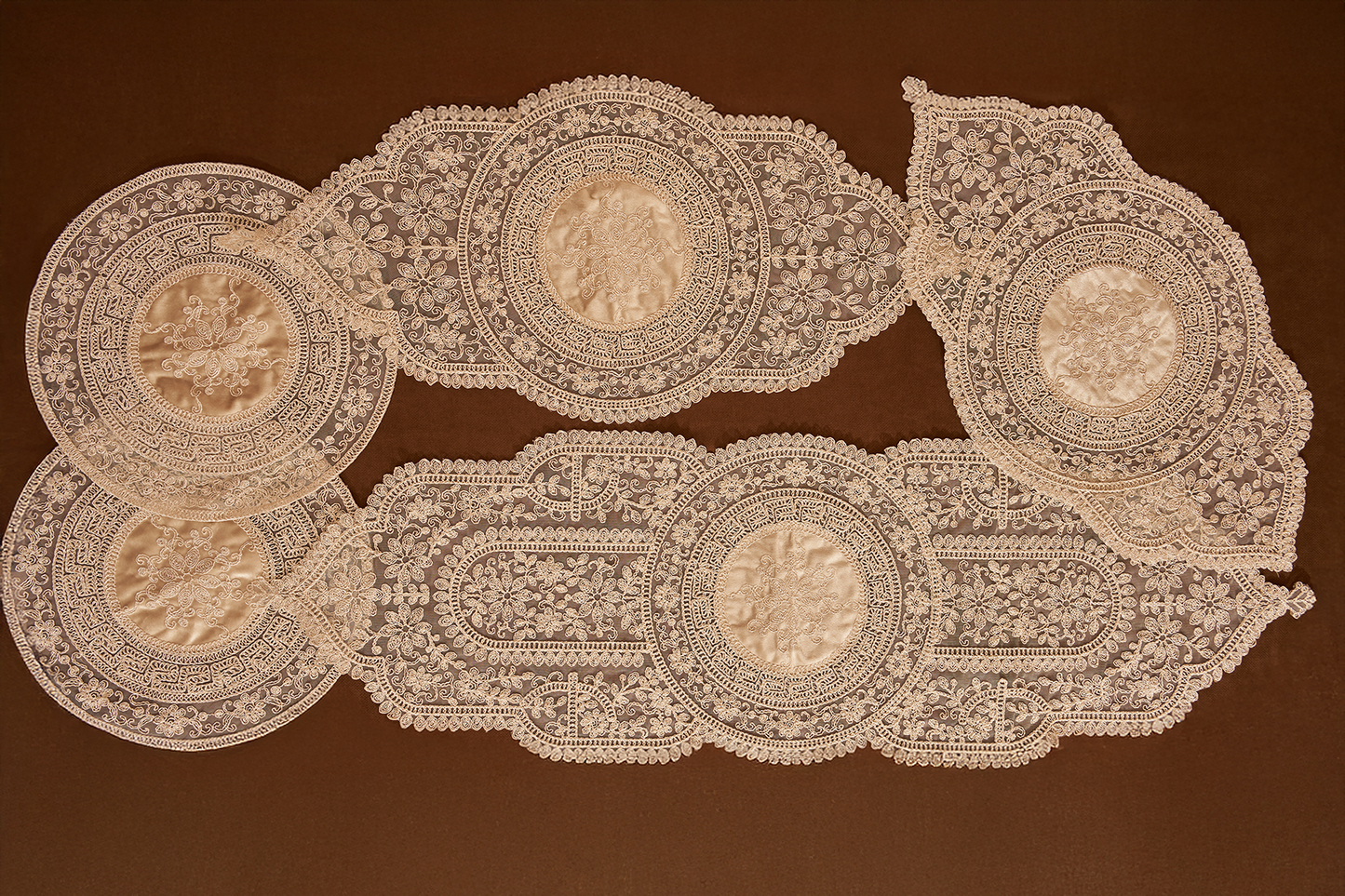 Heirloom Lace Bloom Dining Set