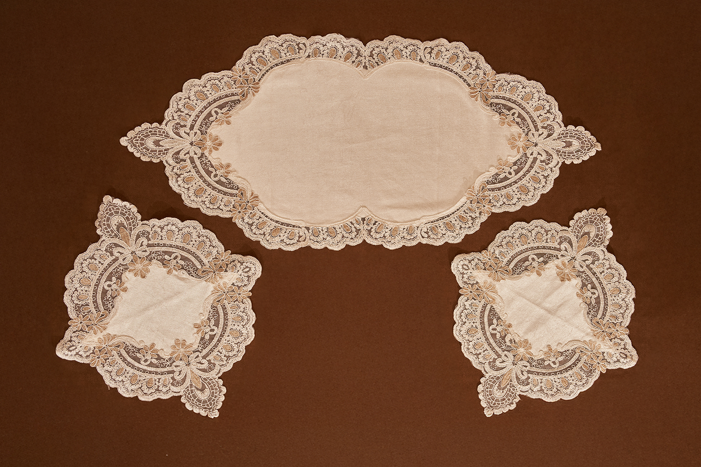 Venetian Lace Salon Set